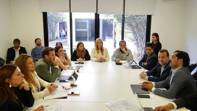El Ministro de Trabajo reconoció que el sector que más afectado es el de la construcción “por la quita de la obra pública nacional”. El Ministro de Trabajo reconoció que el sector que más afectado es el de la construcción “por la quita de la obra pública nacional”.