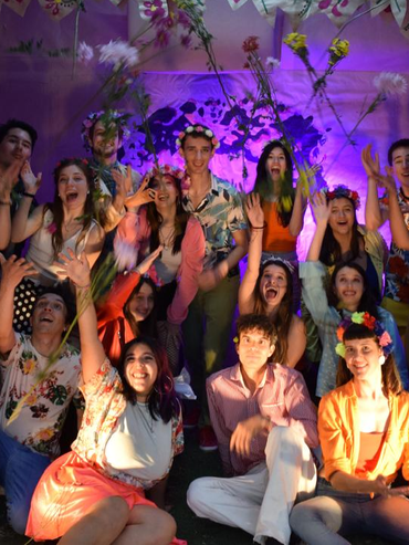 Escuelas secundarias exhiben sus producciones teatrales