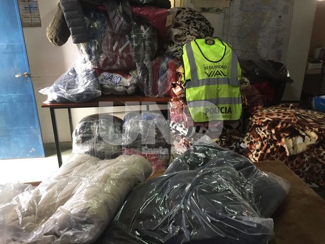 Apresaron a una pareja de contrabandistas que transportaba mercadería sin papeles