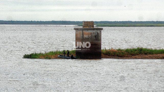 Embalsados en Santa Fe. Comenzaron los trabajos de erradicación de la vegetación acuática en la Laguna Setúbal. Foto UNO Santa Fe: José Busiemi.