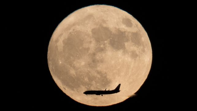 Así se ve la Superluna por el mundo
