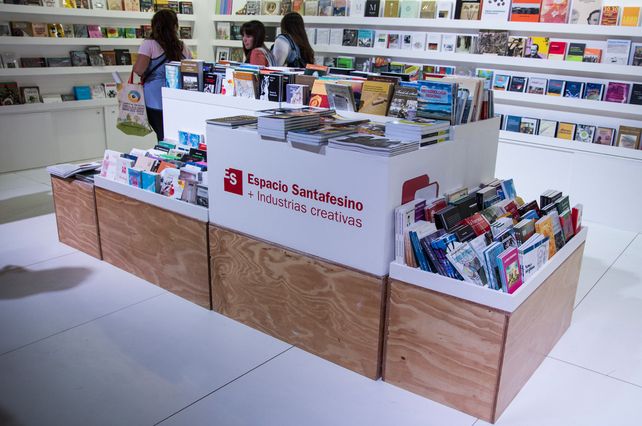 El día de Santa Fe se celebró en la Feria del Libro de Buenos Aires al inaugurarse la tradicional muestra este jueves 23./ Secretaría Comunicación Social.
