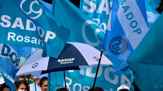 Desde Sadop Rosario expresaron su rechazo al DNU presidencial que elimina derechos laborales como contar con un salario digno