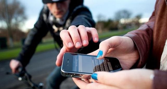 Los teléfonos celulares se convirtieron en uno de los objetos más preciados para los ciudadanos.