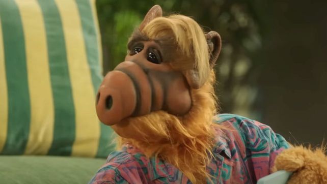 Alf regresará a la pantalla chica de la mano de Ryan Reynolds y se pondrá al frente de publicidades especiales.