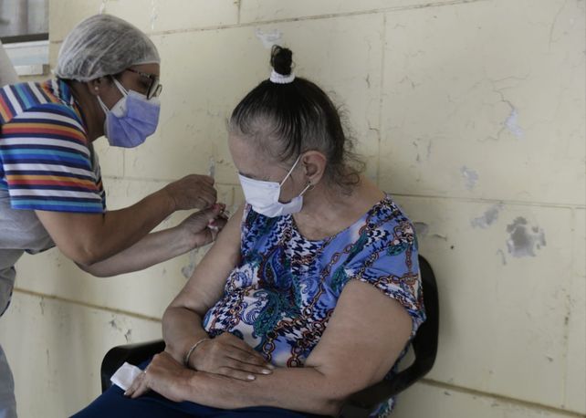 En sólo 10 horas se anotaron más de 100 mil personas para vacunarse en Santa Fe