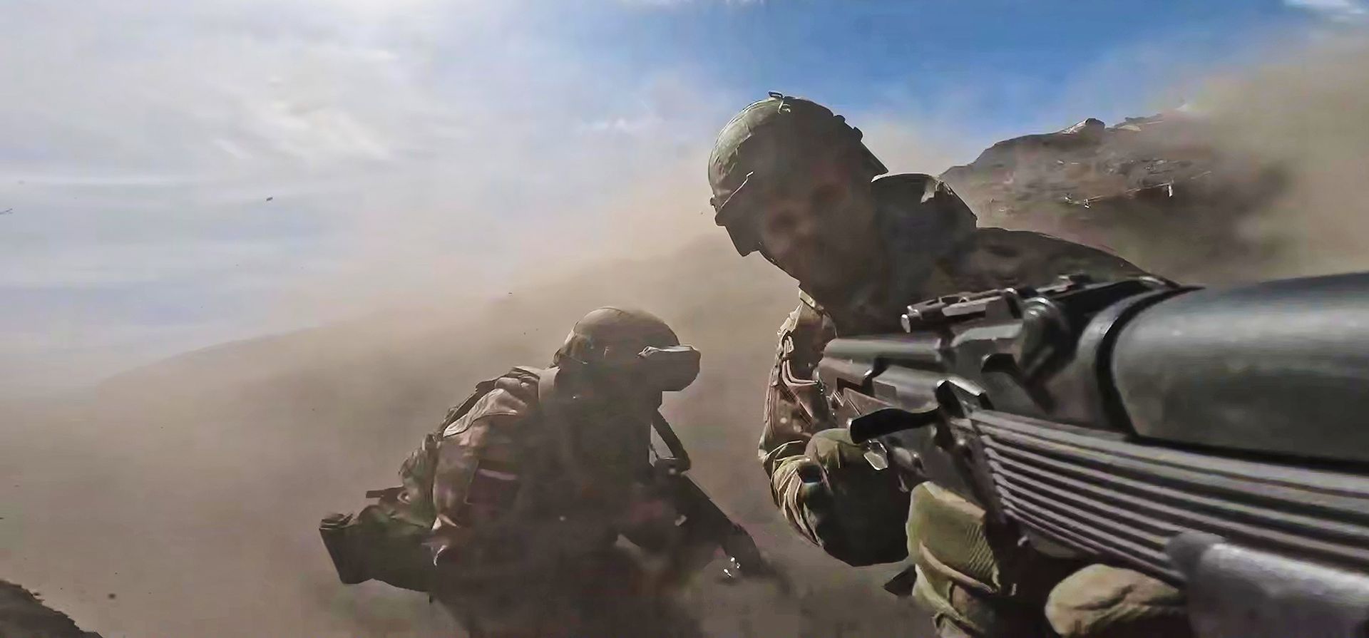 Militares rusos asisten a un entrenamiento de combate para unidades de asalto en un lugar no revelado de Ucrania. (Servicio de Prensa del Ministerio de Defensa de Rusia vía AP) Militares rusos asisten a un entrenamiento de combate para unidades de asalto en un lugar no revelado de Ucrania. (Servicio de Prensa del Ministerio de Defensa de Rusia vía AP)