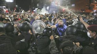 Video: incidentes en Ramos Mejía entre manifestantes y la policía por la inseguridad