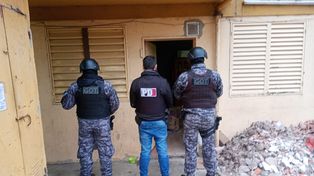 Fueron allanados varios departamentos de la tira de los Fonavi