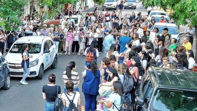 Desde la escuela de Concordia buscan llegar a oídos del funcionariado provincial.
