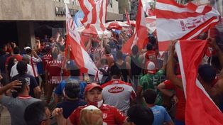 Los hinchas de Unión convocan a un banderazo para despedir al plantel el día domingo en Casasol.