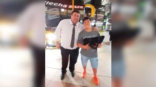 Cuando la honestidad no es lo común, gestos como el de Horacio, chofer entrerriano, son noticia. La notebook volvió a manos de su dueño