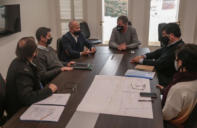 El intendente Emilio Jat&oacute;n encabez&oacute; un encuentro con representantes de la empresa Mundo Construcciones