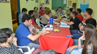 El PS busca hacer pie con los temas centrales de la política.
