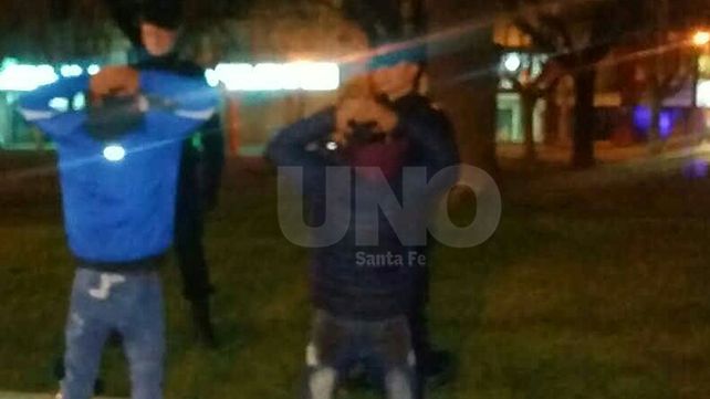 Noche de tiros en barrio Yapeyú: dos detenidos con armas de guerra