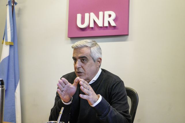 El rector de la UNR, Franco Bartolacci: 