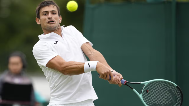 Mariano Navone debutó con una gran victoria en el torneo de tenis de Wimbledon.