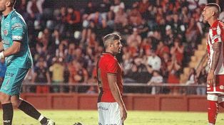 El Puma Gigliotti podría ser favorecido con la llegada del Pulga Rodríguez a Colón.