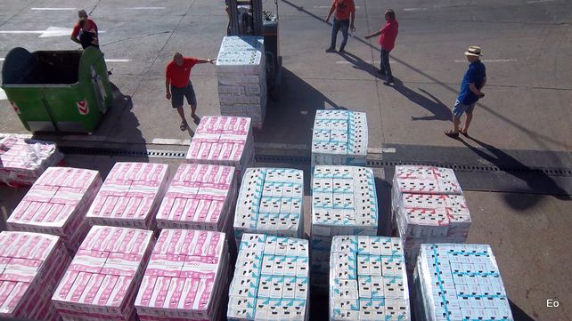 El reparto de leche se realizará mañana. El Sindicato de Camioneros denunció que la situación en la industria láctea es muy preocupante. (Foto Google)