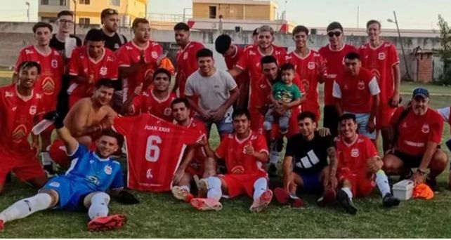 Asociación Rosarina de Fútbol. Juan XXIII arrancó con el pie derecho en la Primera C con Marcelo Oriti como el nuevo técnico de los papales. 