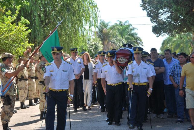 Fueron inhumados los restos del policía baleado por cazadores furtivos