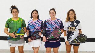 Son de acá. Las pelotaris Florencia Rodríguez, Evangelina Chaves, Estefanía Chávez y Ana Laura Aguirre.