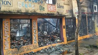 Los bomberos de San Javier combatieron un voraz incendio en el centro de la ciudad