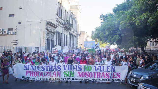 Actividades y marchas en las principales ciudades de Entre Ríos con la consigna: No somos la casta. Ni un ataque más. Ni un derecho menos. Con hambre y represión no hay libertad