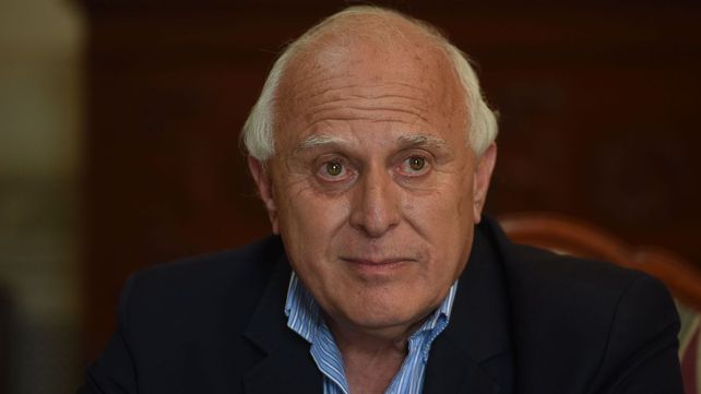 El ex gobernador Miguel Lifschitz se encuentra internado desde el lunes en un sanatorio del centro rosarino.