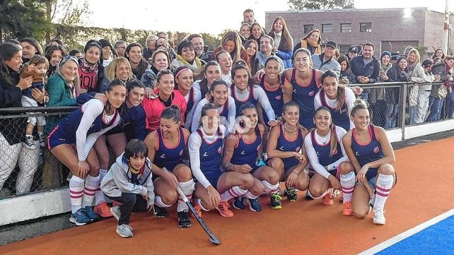 Buenos Aires se consagró campeón en damas al vencer en la final a Córdoba desde los penales shout out 2 a 0.