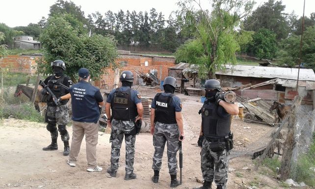 Cocaína, celulares y dinero fueron secuestrados en dos allanamientos en San Lorenzo