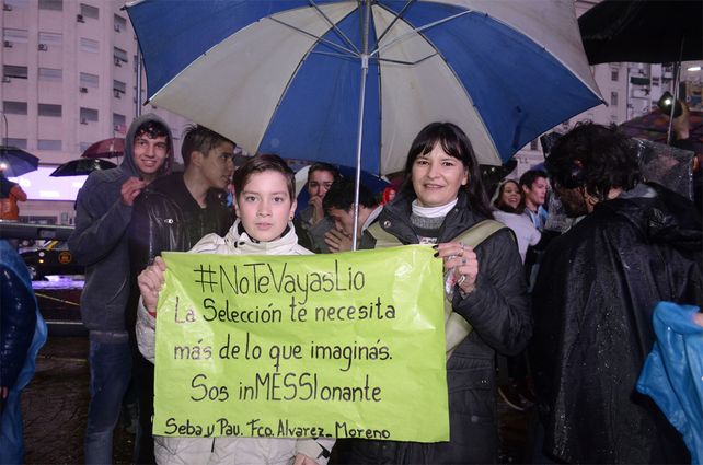 En Buenos Aires se manifestaron con banderas y carteles.