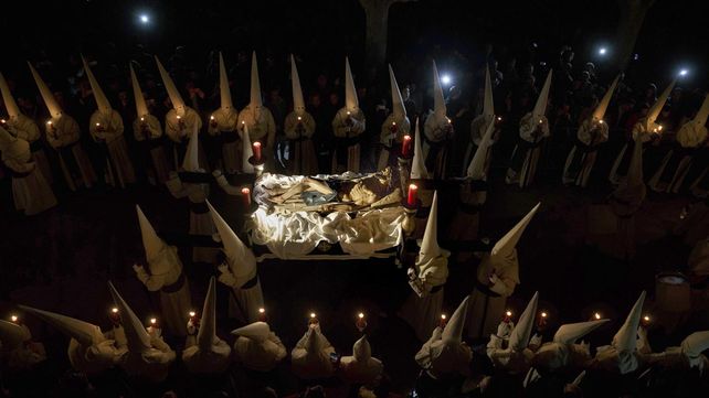 Imágenes de la procesión de Semana Santa alrededor del mundo