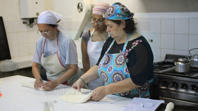 La desocupación en mujeres jóvenes se redujo pero creció la informalidad