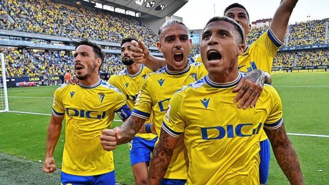 Cádiz venció a Villarreal en el inicio de la fecha en España