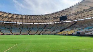 Segúnmedios brasileños, el Maracaná tiene tiene pisos rotos, butacas sucias, bebederos inutilizados y también algunos baños dañados.