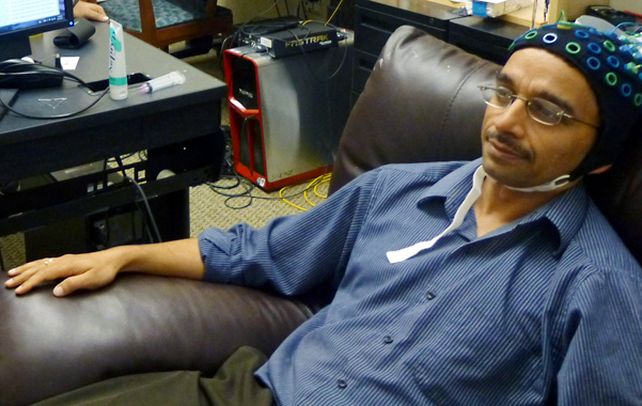 Por interfaz. Rajesh Rao había enviado una señal desde su cerebro.
