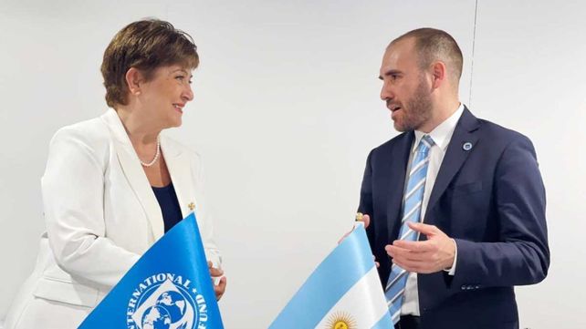 MIRADAS. La directora del FMI y el ministro argentino en un encuentro de años atrás