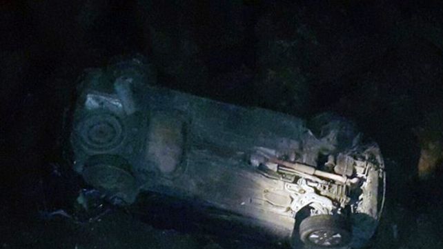 Tenían sexo en un auto y se cayeron desde un barranco