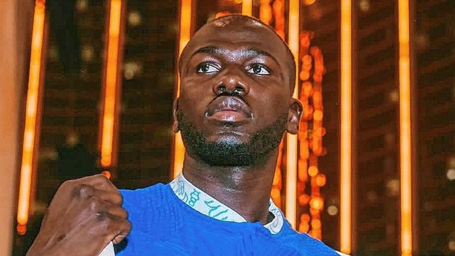 El senegalés Kalidou Koulibaly se convirtió en nuevo jugador de Chelsea.&nbsp;