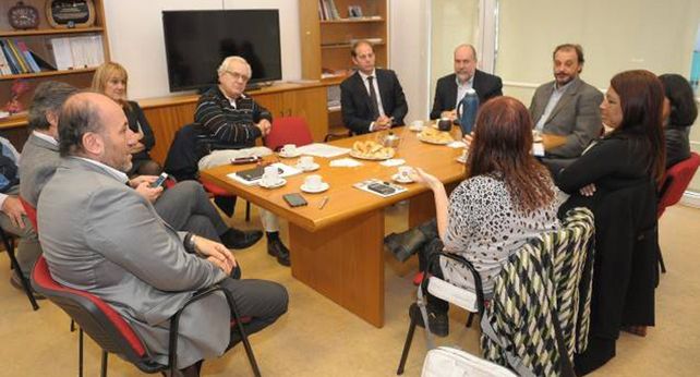 Articular. Esa fue la palabra clave en la reunión del viernes para que el sistema de salud público y privado actúen en red.&nbsp;