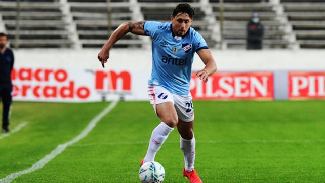 Encarador. Méndez jugó 76 partidos con la camiseta de Nacional y también tuvo un paso de seis meses por Fénix.