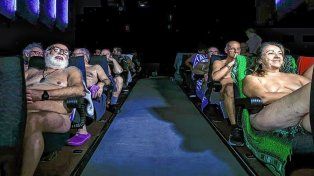 Se hizo una exhibición de cine nudista en España y fue un éxito