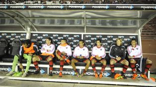 En Newells buscan un arquero suplente y marcadores centrales experimentados