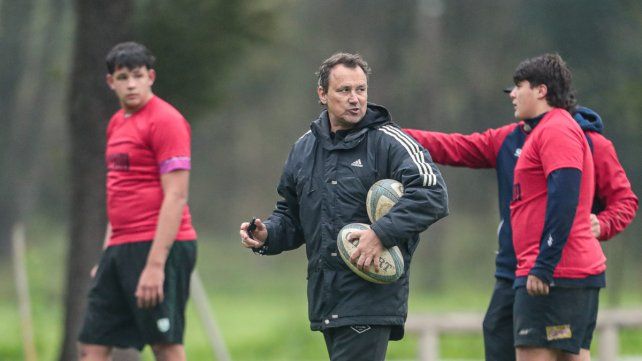 Gregorio Favre es el head coach del seleccionado juvenil de la Unión Santafesina de Rugby.