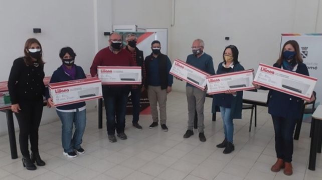 La Municipalidad de Santo Tomé entregó calefactores a escuelas y jardines