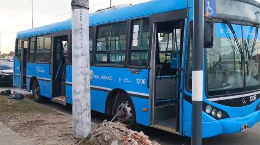 Mal festejo del Día del Colectivero: se robaron un colectivo en la punta de línea