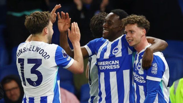El DT de Brighton apuesta a la MMA para mejorar la pelota parada defensiva.