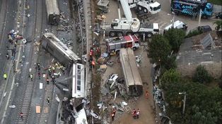 Impactantes imágenes de uno de los accidentes ferroviarios más graves de Europa