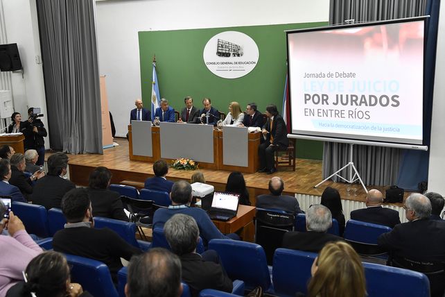 Avanza el juicio por jurados